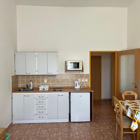 Apartmanovy Dum Obecna Skola Svetlik Dış mekan fotoğraf