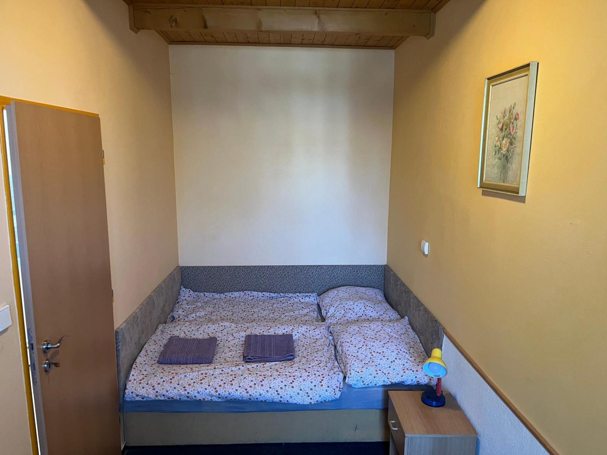 Apartmanovy Dum Obecna Skola Svetlik Dış mekan fotoğraf